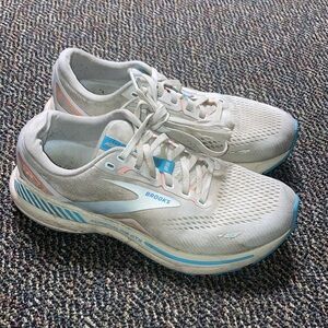 Brooks Adrenaline Size 8.5